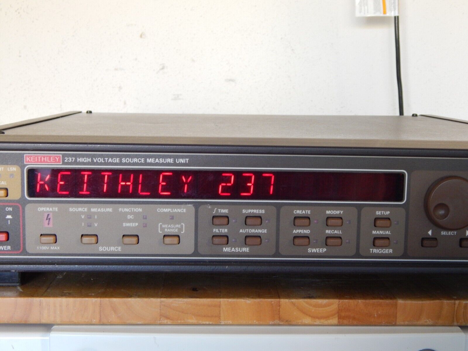 Keithley 237 High Voltage source measure unit, GPIB, Tested, 8 In Stock Keithley 237 High Voltage source measure unit, GPIB, Tested, 8 In Stock